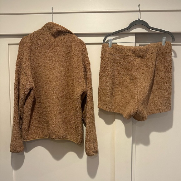 Skims Cozy Knit set in the color Camel. - Picture 2 of 5